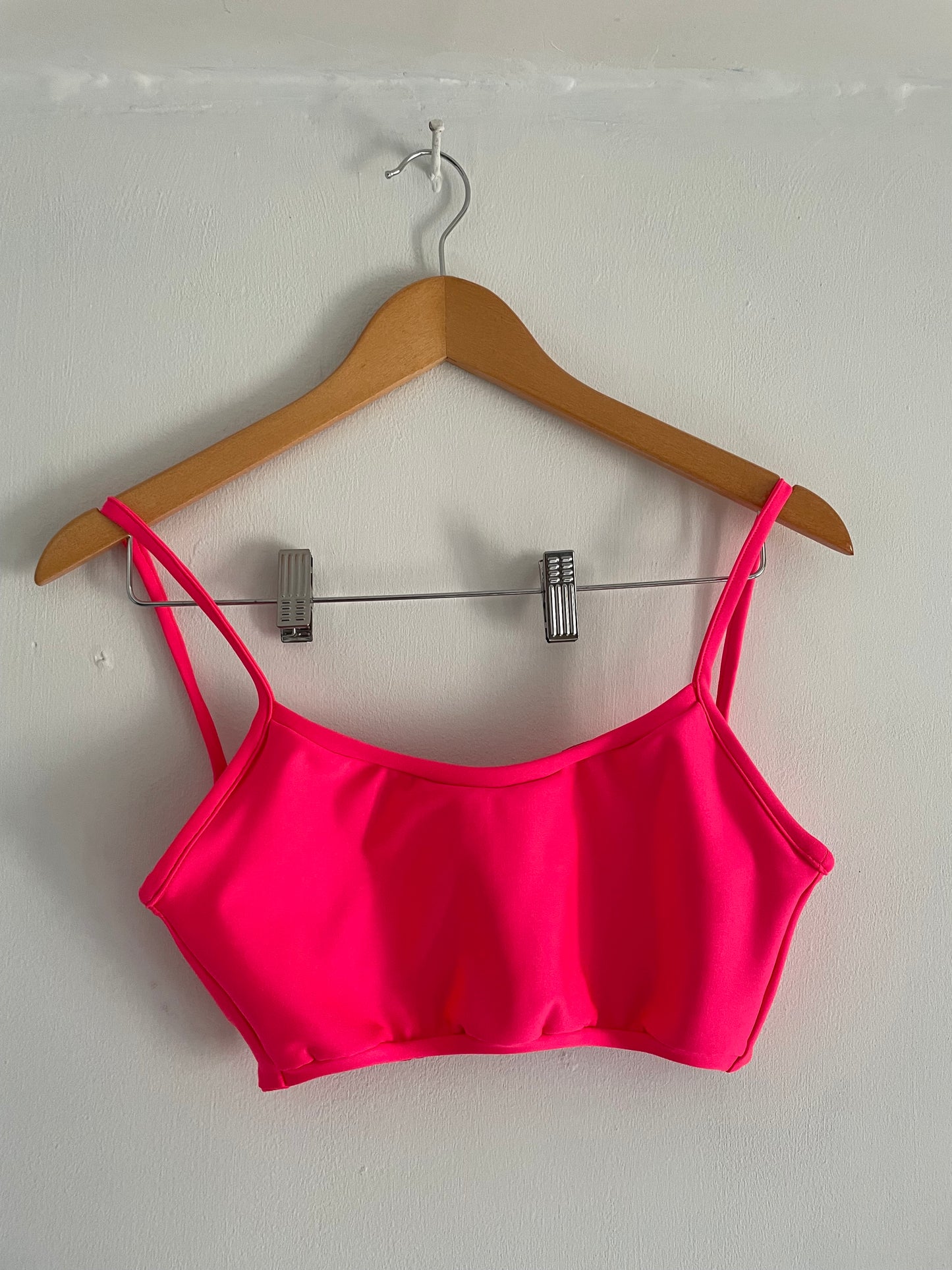 Top Alicia Fucsia. Tallas S, M, y L